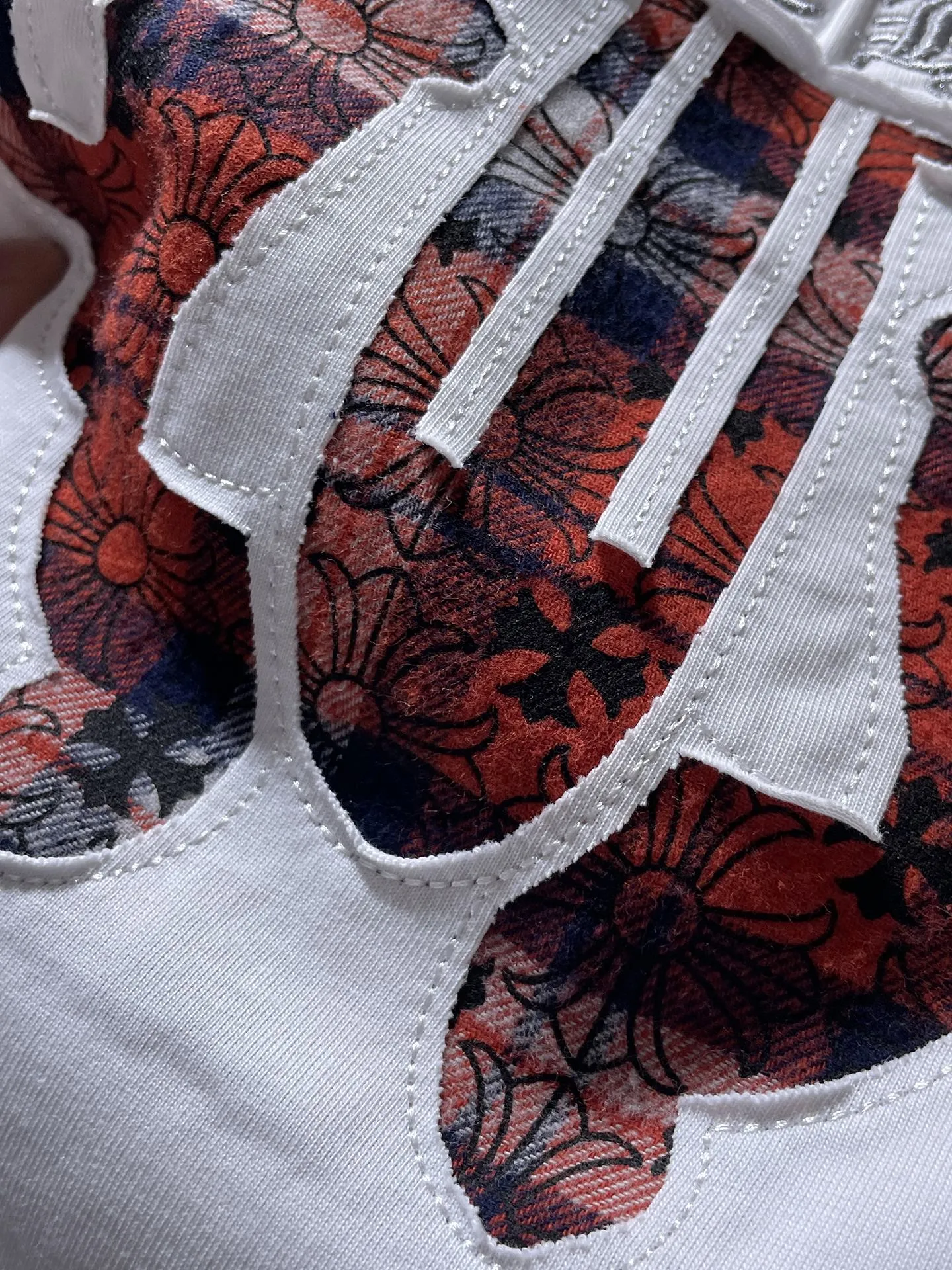 P170 new Chrome Hearts 25ss high version for summer! High-weight, environmentally friendly, high-quality top-quality fabric 260g~285g Krobajian Heavy Industry hand-applied embroidered short-sleeved heavy industry embroidery! ! ! Tens of thousands of needles! ! Counter synchronized replica version 1:1 Recommended colors: black white